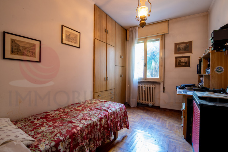 PADOVA - Prato della Valle - Proponiamo in vendita appartamento da ristrutturare a pochi passi da...