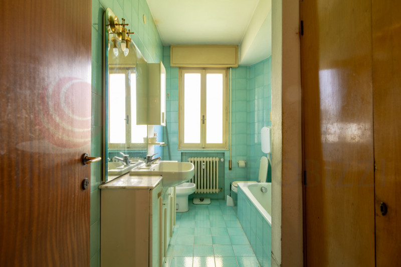 PADOVA - Prato della Valle - Proponiamo in vendita appartamento da ristrutturare a pochi passi da...