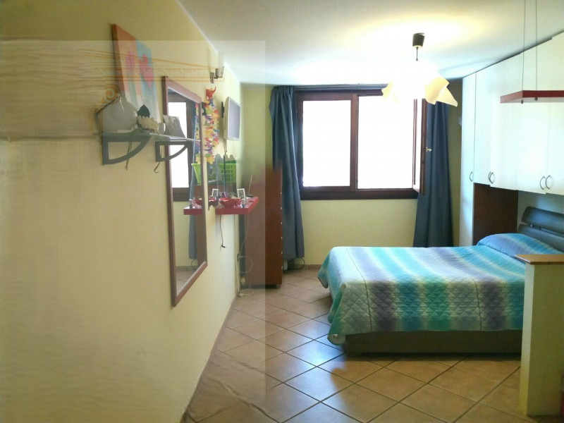 Monolocale venduto con contratto di locazione in essere, rappresenta un'opzione ideale sia per in...