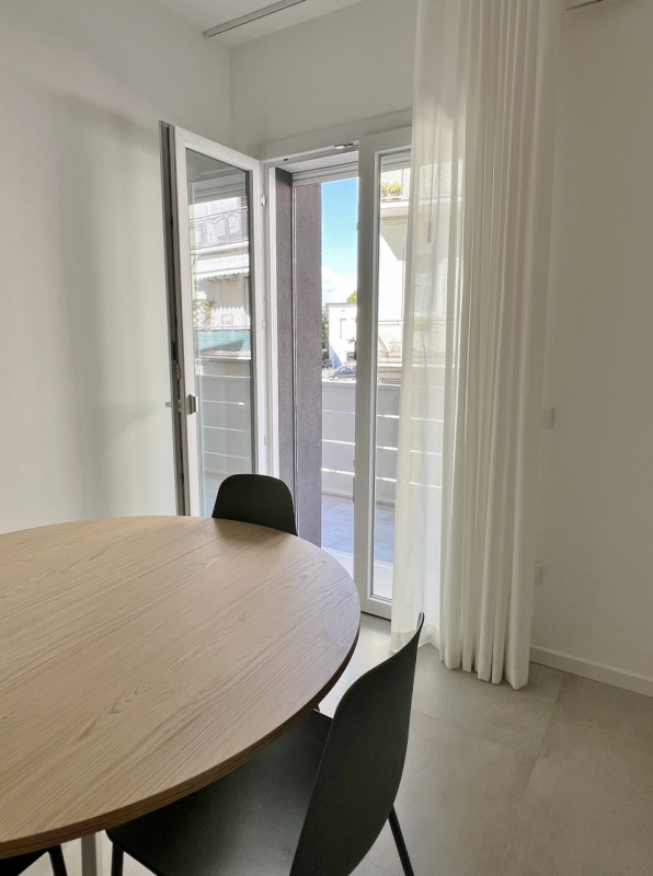 NUOVO BILOCALE ULTIMO PIANO ARREDATO - IN AFFITTO A VICENZA, INTERNO VIALE TRIESTE. COMPLETO DI T...