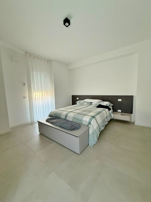 NUOVO BILOCALE ULTIMO PIANO ARREDATO - IN AFFITTO A VICENZA, INTERNO VIALE TRIESTE. COMPLETO DI T...