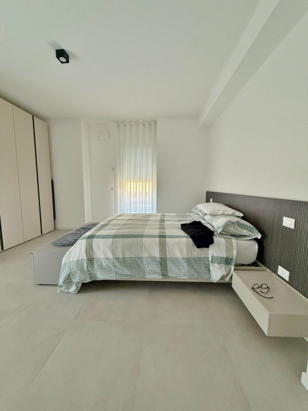 NUOVO BILOCALE ULTIMO PIANO ARREDATO - IN AFFITTO A VICENZA, INTERNO VIALE TRIESTE. COMPLETO DI T...