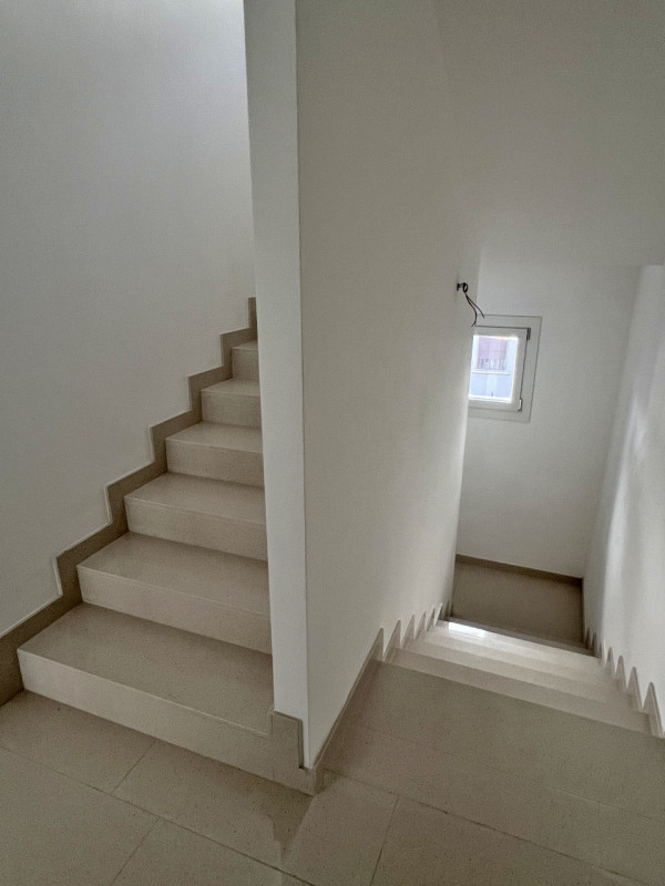 NUOVO BILOCALE ULTIMO PIANO ARREDATO - IN AFFITTO A VICENZA, INTERNO VIALE TRIESTE. COMPLETO DI T...