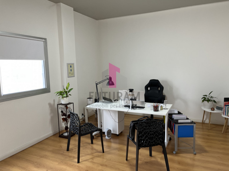 VIGONZA - Rif: 645MIC - Per info 3473209826 - In zona Industriale a PERAGA, comodo alle tangenzia...