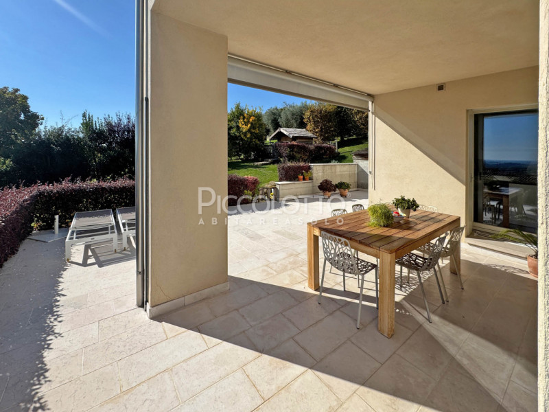 Rif. V5382 - Borso del Grappa, a soli 10 minuti da Bassano del Grappa ed Asolo, stupenda villa in...