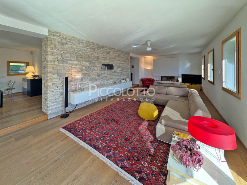 Rif. V5382 - Borso del Grappa, a soli 10 minuti da Bassano del Grappa ed Asolo, stupenda villa in...