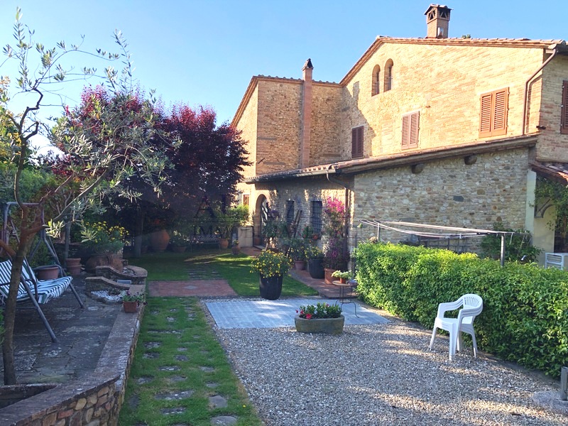 Rustici e casali in Vendita a Montespertoli