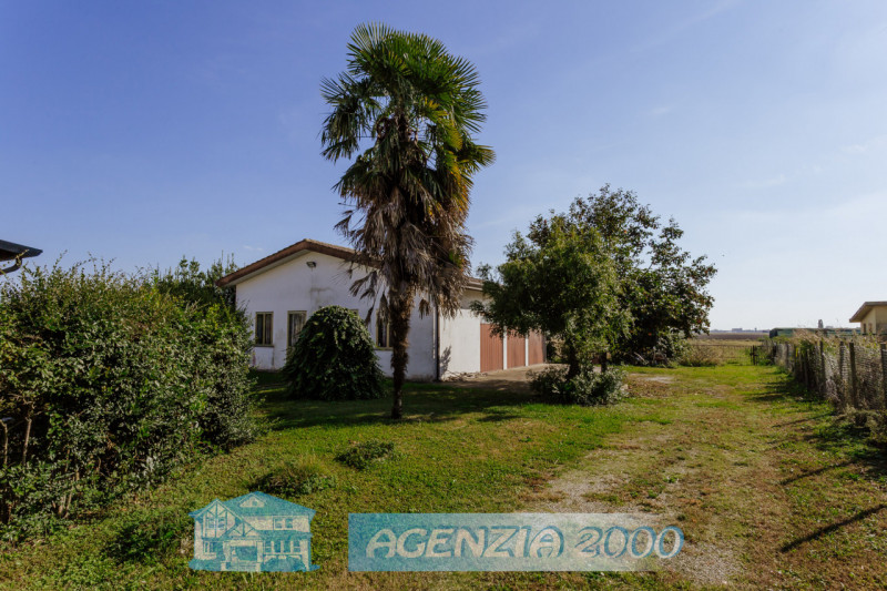 A BAGNOLI DI SOPRA GRANDE CASA IN CAMPAGNA CON TERRENO AGRICOLO DI 61.879 MQ E CON ANNESSA PORZIO...