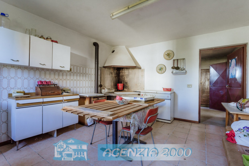 A BAGNOLI DI SOPRA GRANDE CASA IN CAMPAGNA CON TERRENO AGRICOLO DI 61.879 MQ E CON ANNESSA PORZIO...