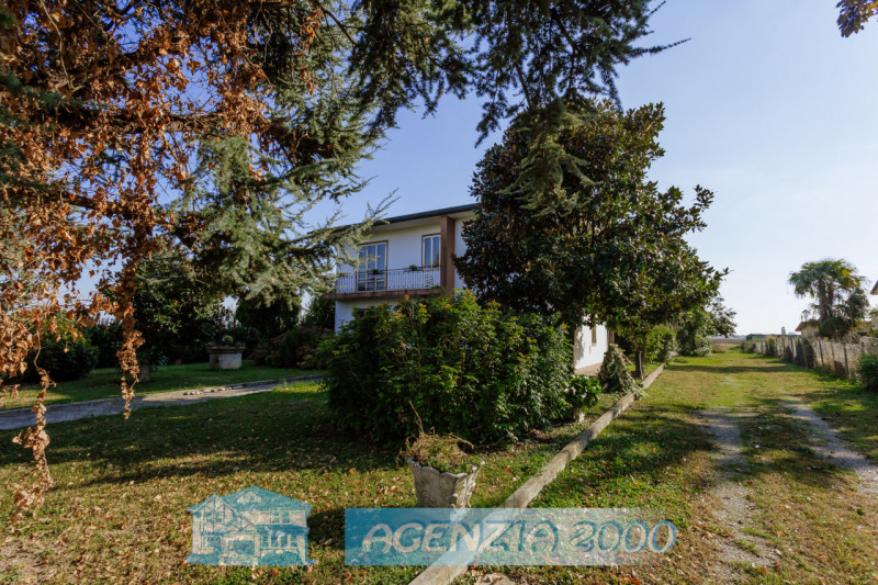 A BAGNOLI DI SOPRA GRANDE CASA IN CAMPAGNA CON TERRENO AGRICOLO DI 61.879 MQ E CON ANNESSA PORZIO...