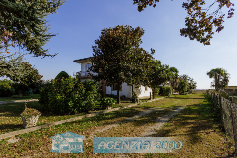 A BAGNOLI DI SOPRA GRANDE CASA IN CAMPAGNA CON TERRENO AGRICOLO DI 61.879 MQ E CON ANNESSA PORZIO...