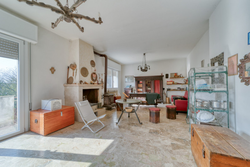 A Sarmeola di Rubano, in posizione unica su strada chiusa e tranquilla ma comoda ai servizi, prop...