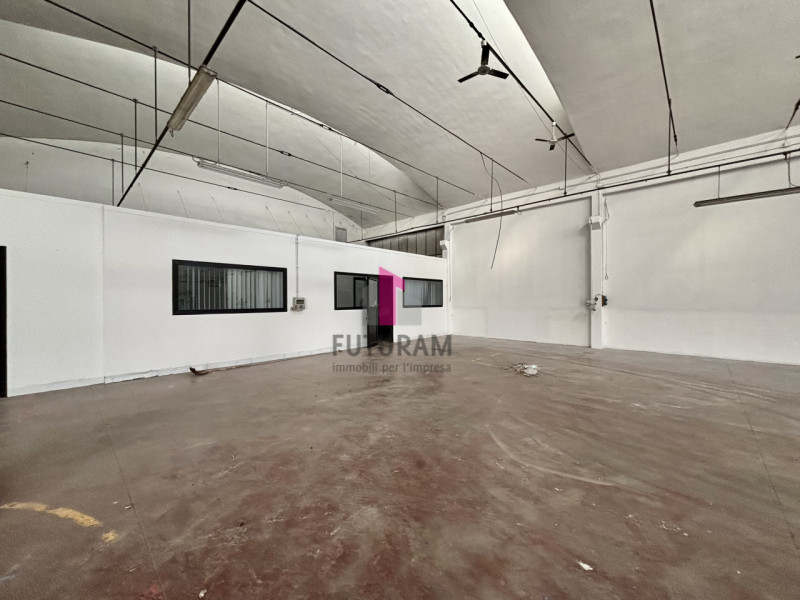 rif.646MIC - Per info 3473209826 - In zona industriale di Limena, a 3 km dal casello di Padova Ov...