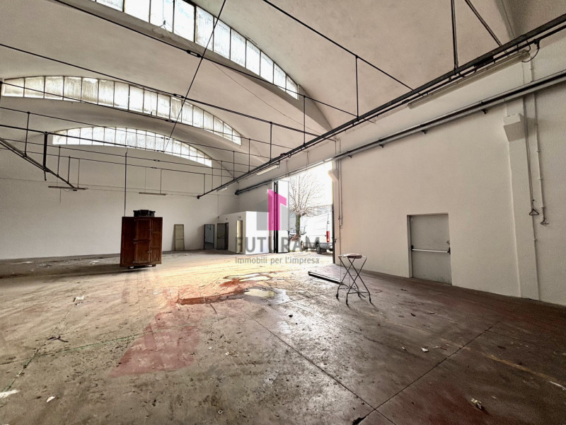 rif.646MIC - Per info 3473209826 - In zona industriale di Limena, a 3 km dal casello di Padova Ov...