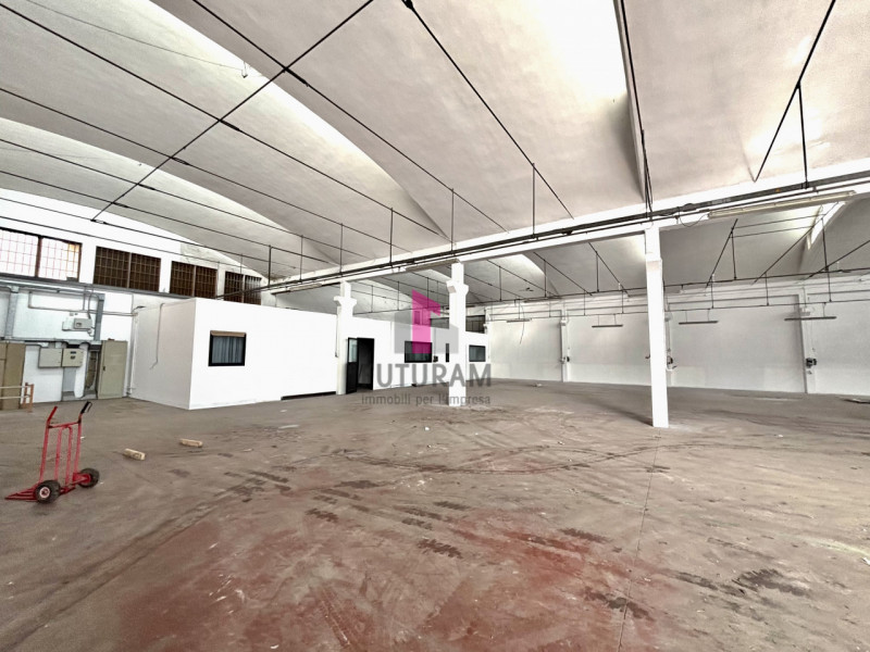 rif.646MIC - Per info 3473209826 - In zona industriale di Limena, a 3 km dal casello di Padova Ov...