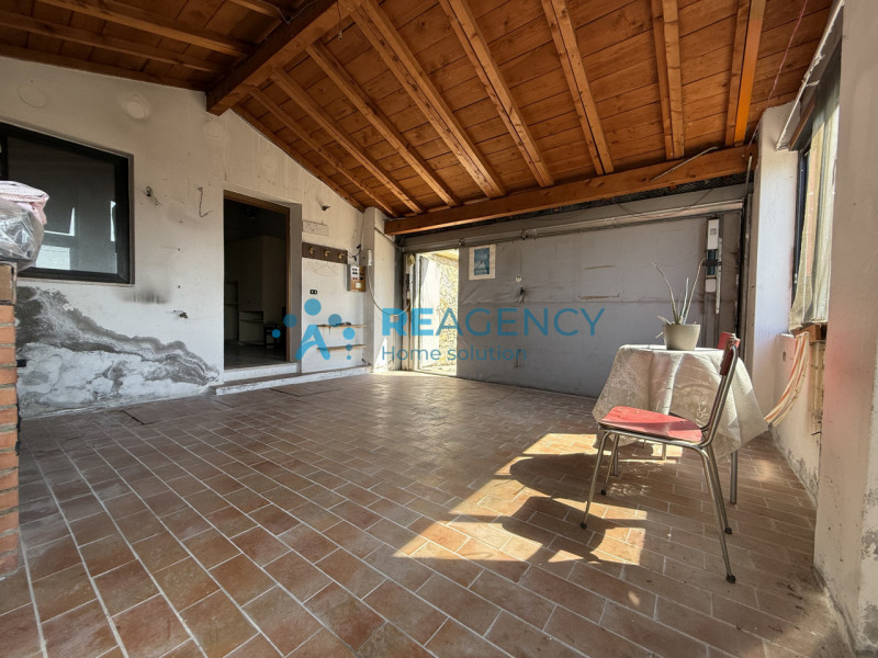 Se cerchi un immobile da ristrutturare, situato nell’ambita zona di Creazzo Colle, dotato di ingr...