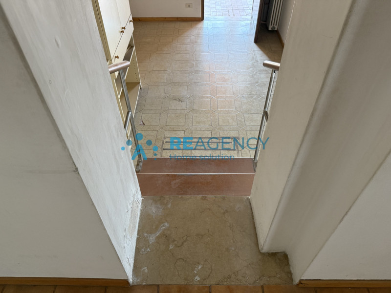 Se cerchi un immobile da ristrutturare, situato nell’ambita zona di Creazzo Colle, dotato di ingr...