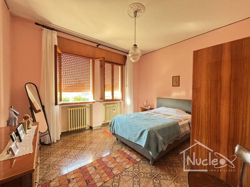 Pernumia, in quartiere residenziale tranquillo, su strada di quartiere poco trafficata, vendesi c...