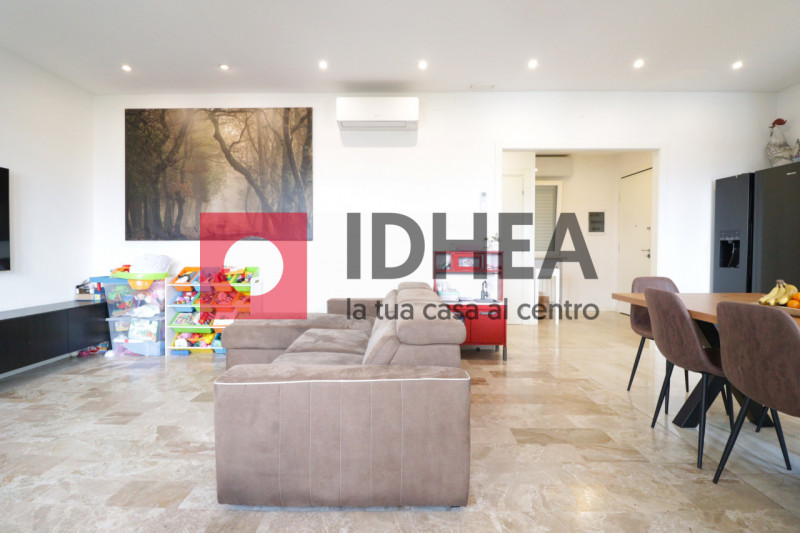 FONTANE "RIFERIMENTO NSV3"

L'agenzia IDHEA ha il piacere di proporvi questo appartamento quadril...