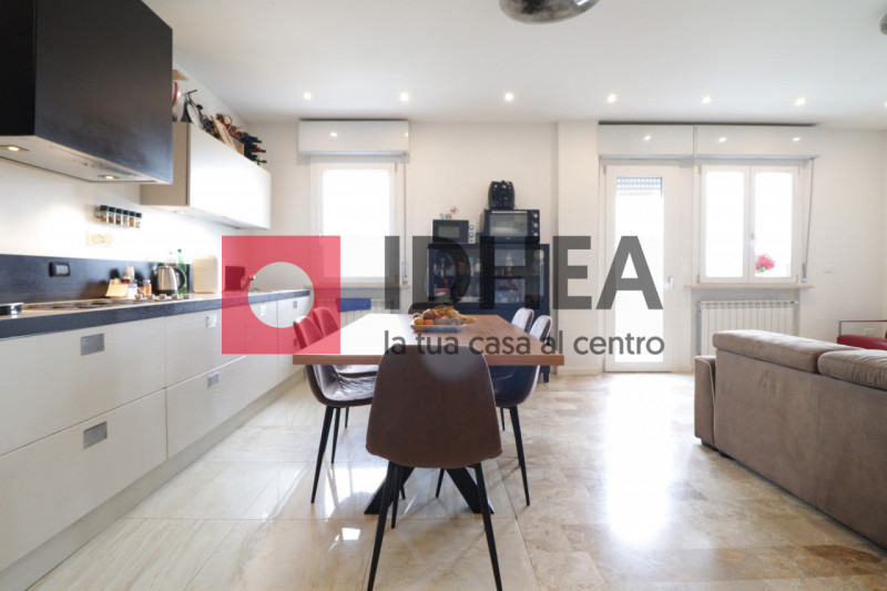 FONTANE "RIFERIMENTO NSV3"

L'agenzia IDHEA ha il piacere di proporvi questo appartamento quadril...