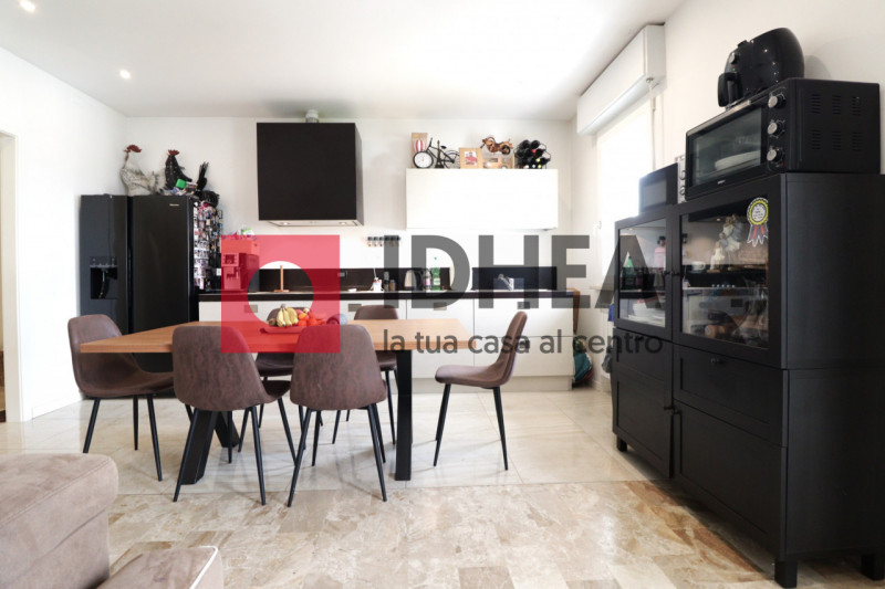 FONTANE "RIFERIMENTO NSV3"

L'agenzia IDHEA ha il piacere di proporvi questo appartamento quadril...