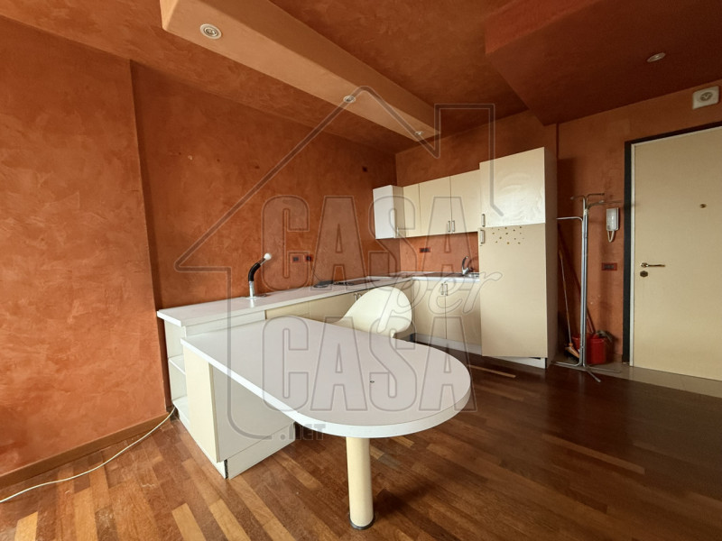 Scopri questo affascinante bilocale situato nel centro storico di Padova, una delle città più bel...