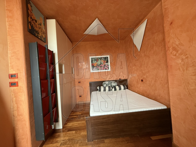 Scopri questo affascinante bilocale situato nel centro storico di Padova, una delle città più bel...