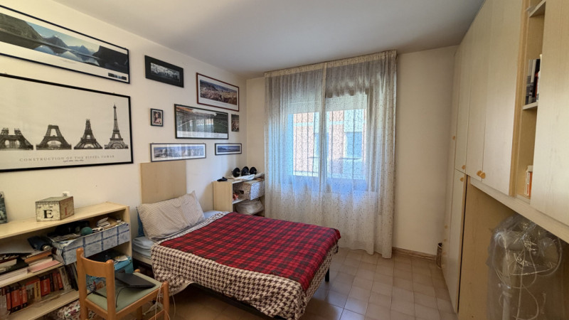 Scopri questo incantevole appartamento quadrilocale di ben 140 mq situato nel cuore della rinomat...