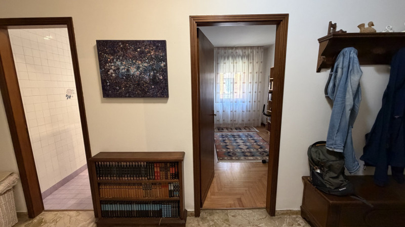 Scopri questo incantevole appartamento quadrilocale di ben 140 mq situato nel cuore della rinomat...