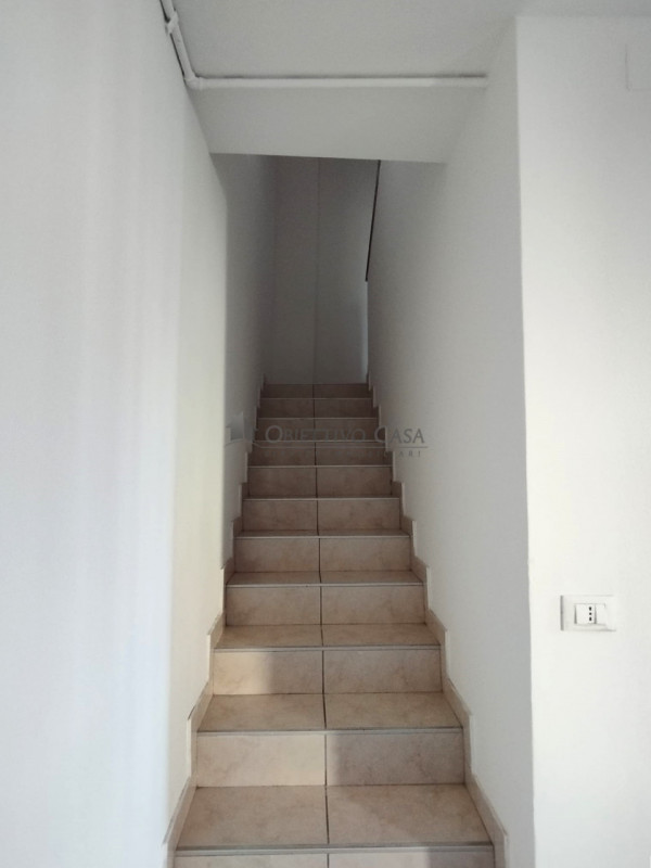 Rif. BT110 – Proponiamo graziosa e ben tenuta casa accostata di circa 65 mq in quartiere verde e ...