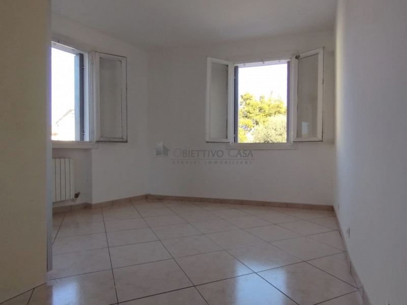 Rif. BT110 – Proponiamo graziosa e ben tenuta casa accostata di circa 65 mq in quartiere verde e ...