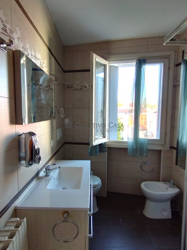 Rif. BT110 – Proponiamo graziosa e ben tenuta casa accostata di circa 65 mq in quartiere verde e ...