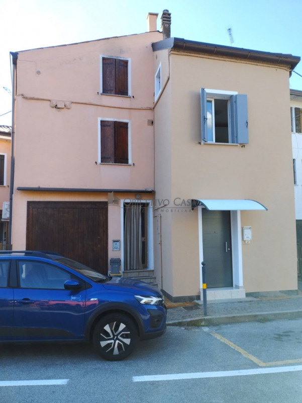 Rif. BT110 – Proponiamo graziosa e ben tenuta casa accostata di circa 65 mq in quartiere verde e ...