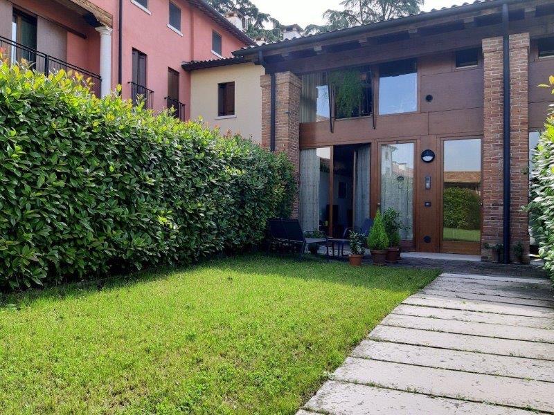 Stai cercando un immobile ad uso investimento in un contesto condominiale prestigioso e immerso n...