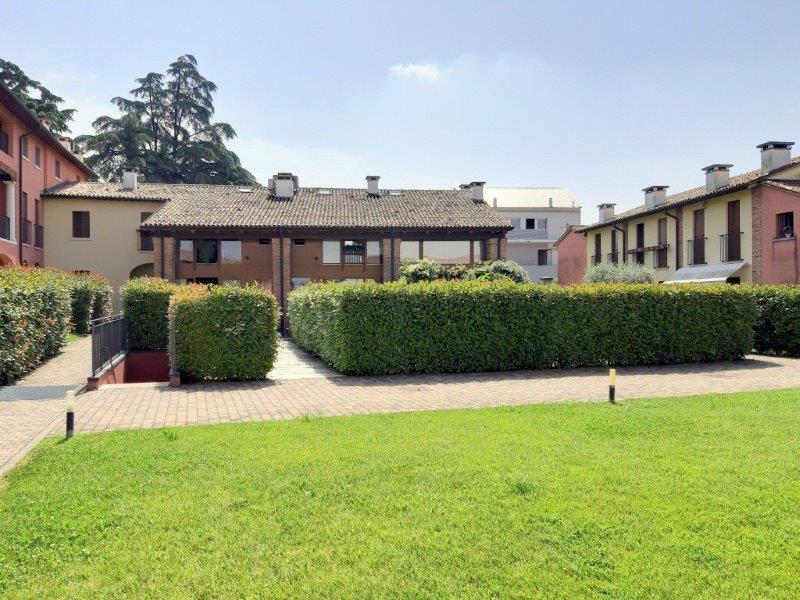 Stai cercando un immobile ad uso investimento in un contesto condominiale prestigioso e immerso n...