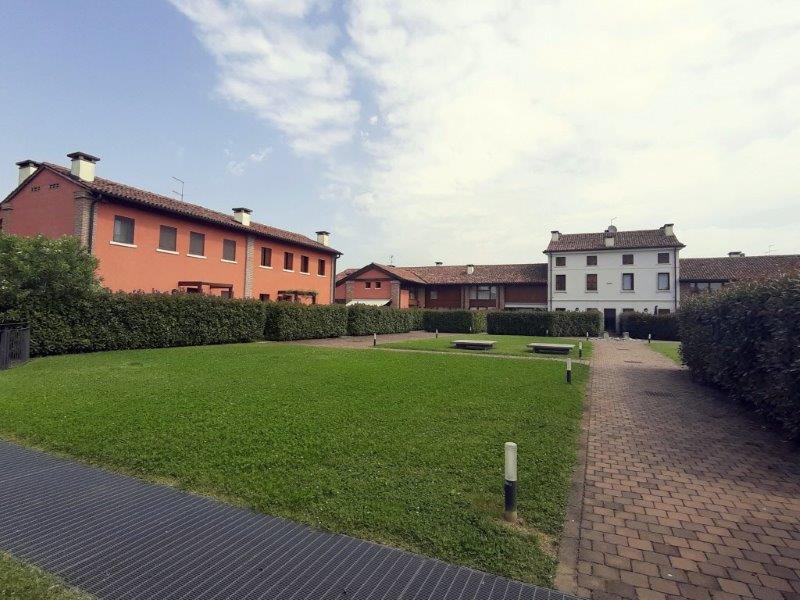 Stai cercando un immobile ad uso investimento in un contesto condominiale prestigioso e immerso n...