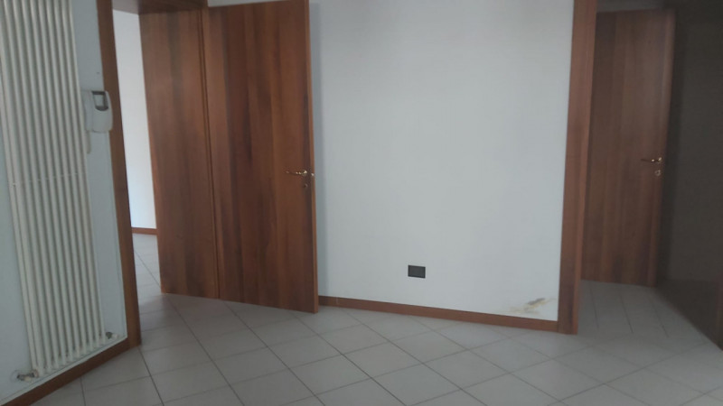 Nel cuore del centro storico ma fuori dalla zona ZTL, proponiamo in vendita un elegante ufficio a...