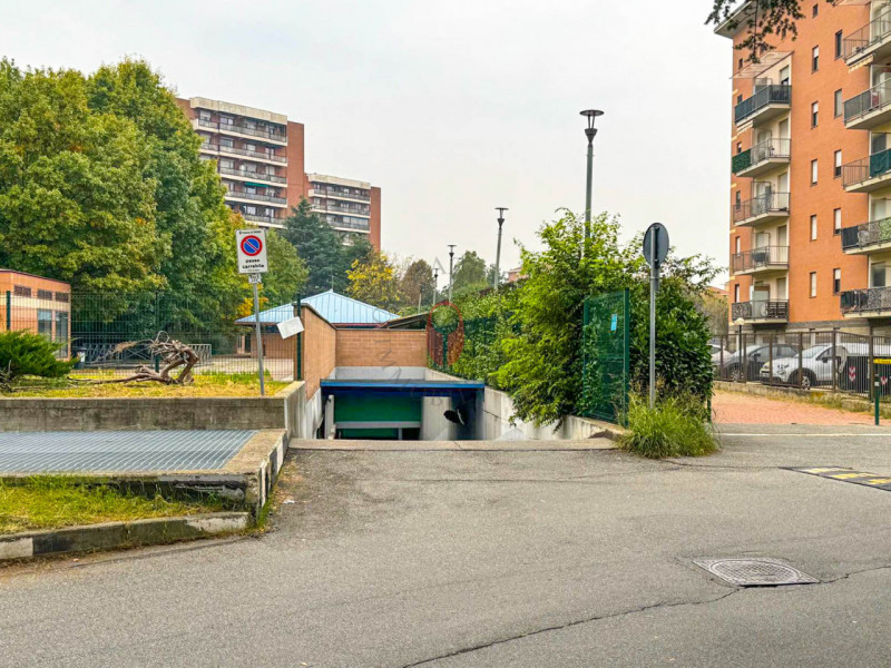 garage-Box-posto auto in Affitto a Torino