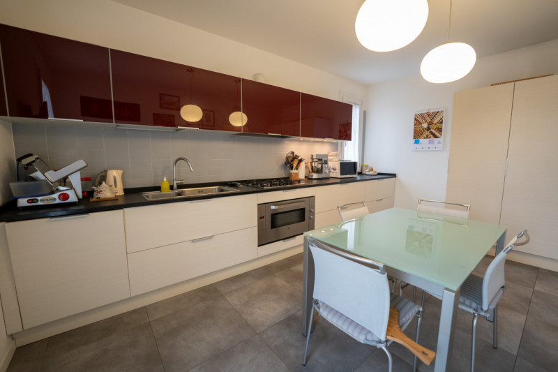 Proponiamo in vendita un raffinato appartamento duplex situato nel cuore di Tencarola, una delle ...