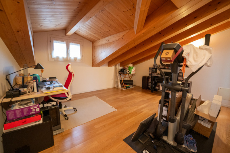 Proponiamo in vendita un raffinato appartamento duplex situato nel cuore di Tencarola, una delle ...