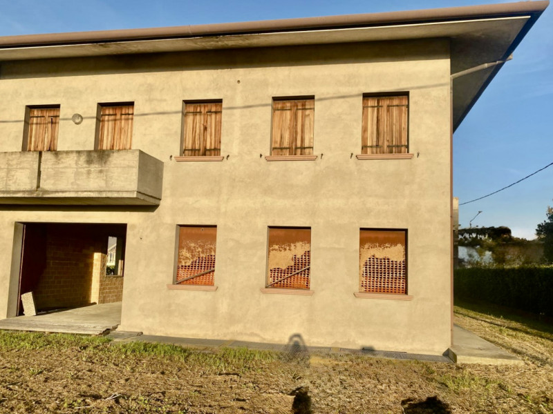 (Per INFO 3316190143) Scopri questa affascinante casa singola terratetto situata nel cuore di San...