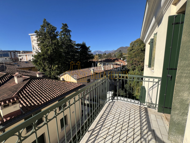 SCHIO - Centro: In zona residenziale ricercata APPARTAMENTO BILOCALE mai abitato. Cl. En. E IPE 1...