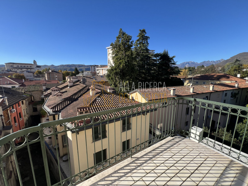 SCHIO - Centro: In zona residenziale ricercata APPARTAMENTO BILOCALE mai abitato. Cl. En. E IPE 1...