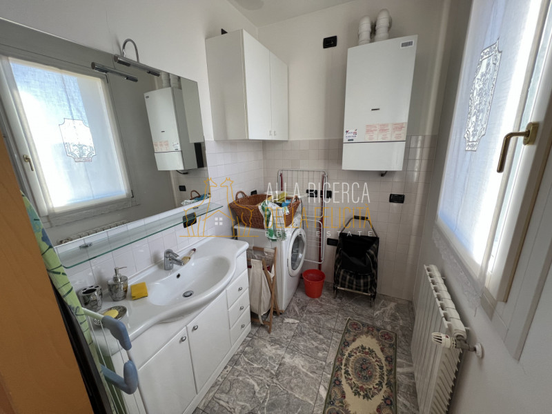 SCHIO - Centro: In zona residenziale ricercata APPARTAMENTO BILOCALE mai abitato. Cl. En. E IPE 1...