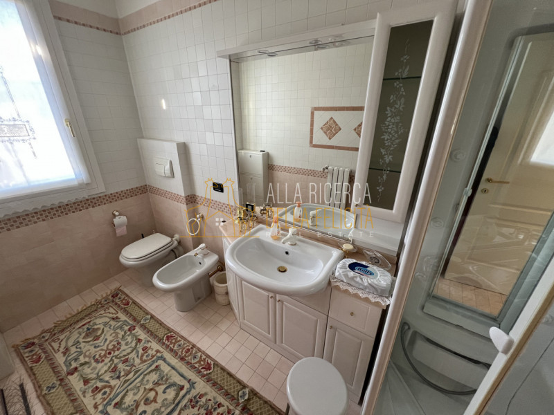 SCHIO - Centro: In zona residenziale ricercata APPARTAMENTO BILOCALE mai abitato. Cl. En. E IPE 1...