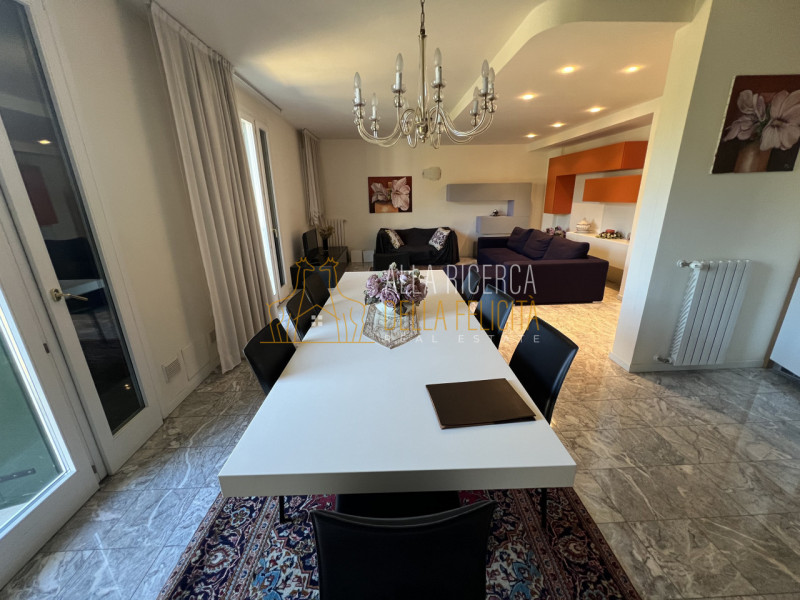 SCHIO - Centro: In zona residenziale ricercata prestigioso APPARTAMENTO BILOCALE, con garage sing...