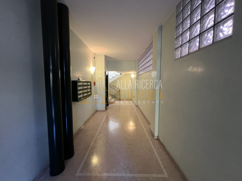 SCHIO - Centro: In zona residenziale ricercata prestigioso APPARTAMENTO BILOCALE, con garage sing...