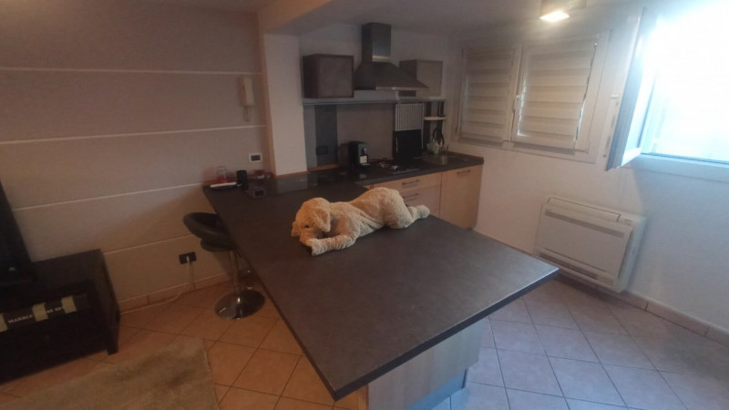 Montegrotto Terme, in quartiere residenziale e comodo ai servizi, proponiamo in vendita un' elega...