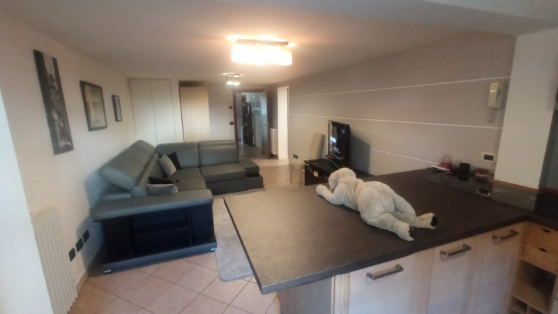 Montegrotto Terme, in quartiere residenziale e comodo ai servizi, proponiamo in vendita un' elega...