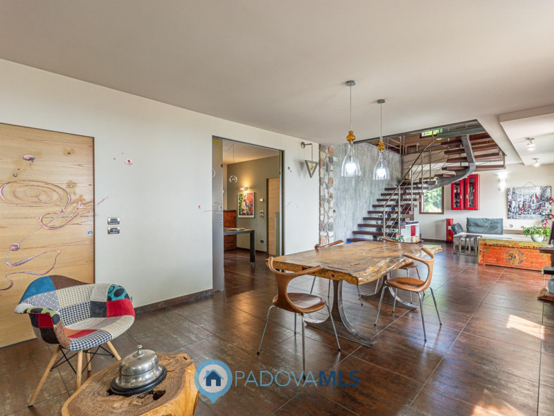 Immobile in esclusiva al Gruppo Padova MLS

Arquà Petrarca – Immerso nel verde e affacciato su un...